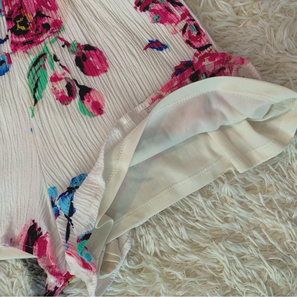 Pink and Cream Floral Romper by One Clothing - Picture 6 of 8